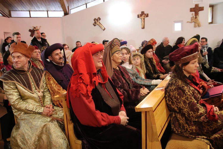 Lucień. Wprowadzenie relikwii św. Kazimierza