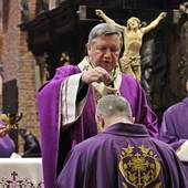 Abp Kupny: Posypując głowy popiołem, uznajemy naszą grzeszność, z nadzieją oczekując zmiłowania i przebaczenia
