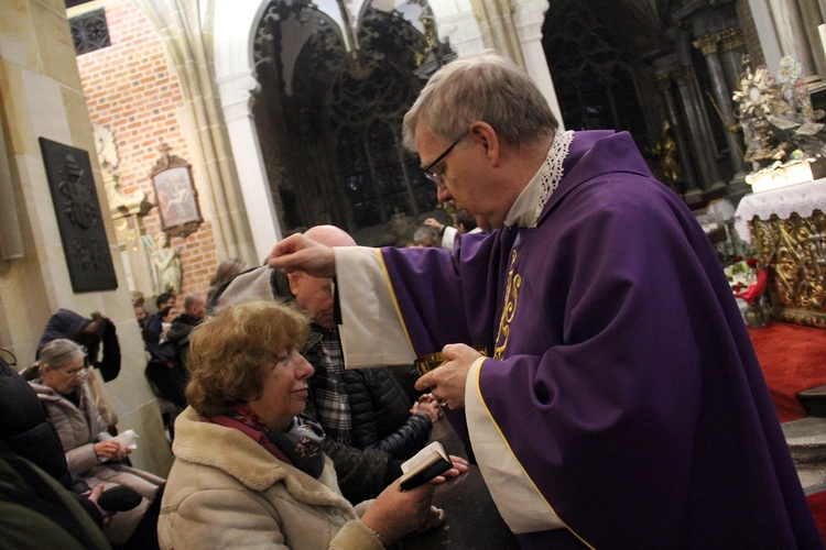 Środa Popielcowa 2025 w archikatedrze wrocławskiej