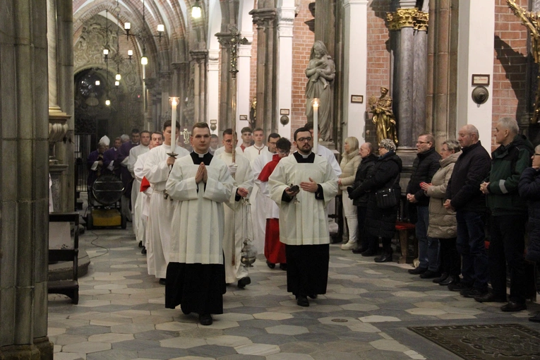 Środa Popielcowa 2025 w archikatedrze wrocławskiej