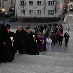 Liturgia stacyjna w Opolu. Procesja do kościoła "na Górce"