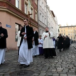 Liturgia stacyjna w Opolu. Procesja do kościoła "na Górce"