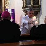 Liturgia stacyjna w Opolu. Procesja do kościoła "na Górce"