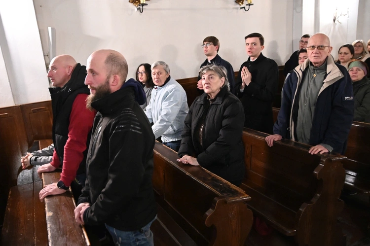 Liturgia stacyjna w Opolu. Msza św. z obrzędem posypania głów popiołem