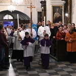 Liturgia stacyjna w Opolu. Msza św. z obrzędem posypania głów popiołem