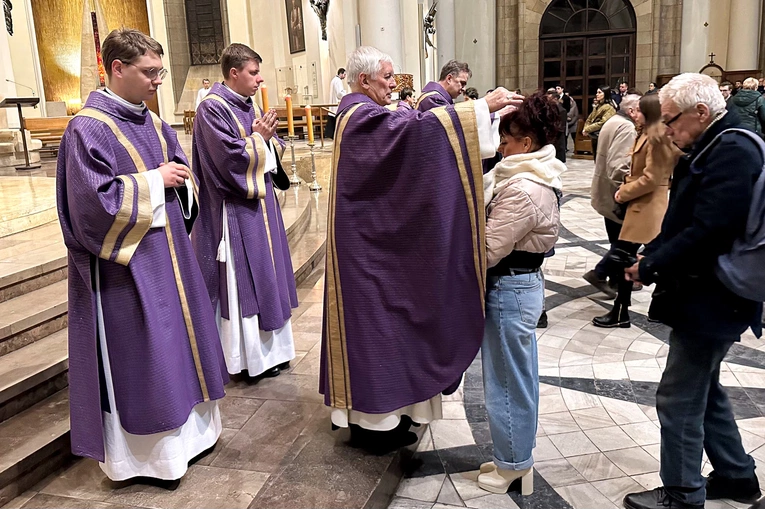 Bp Szkudło: Nawiązać przyjaźń z Bogiem to cel Wielkiego Postu