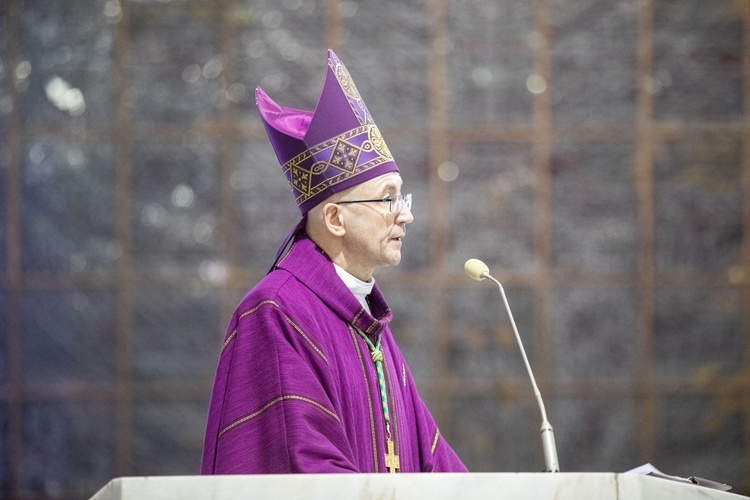 Abp Adrian Galbas w Środę Popielcową