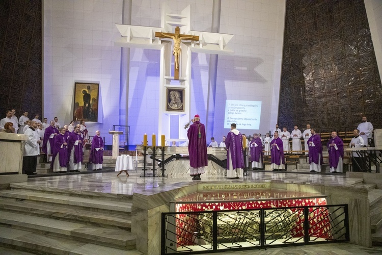 Abp Adrian Galbas w Środę Popielcową