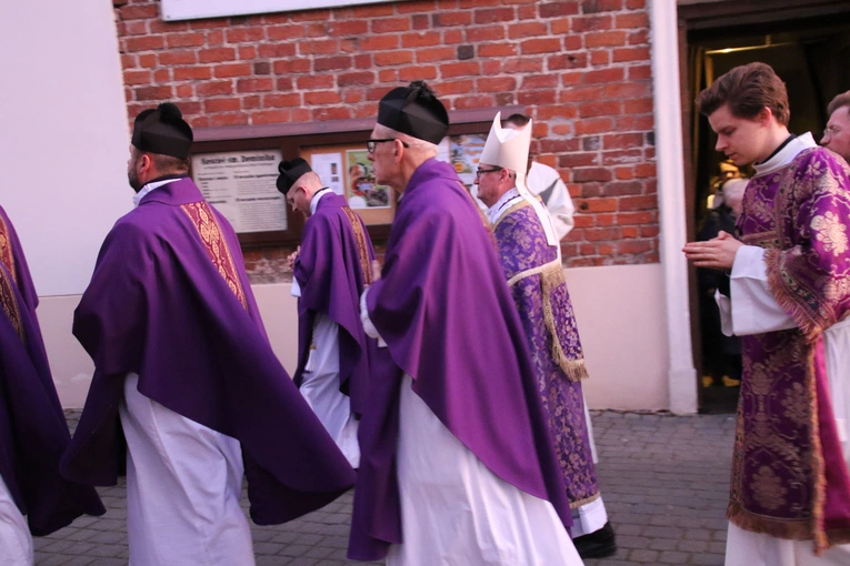 Płock. Popielec w katedrze