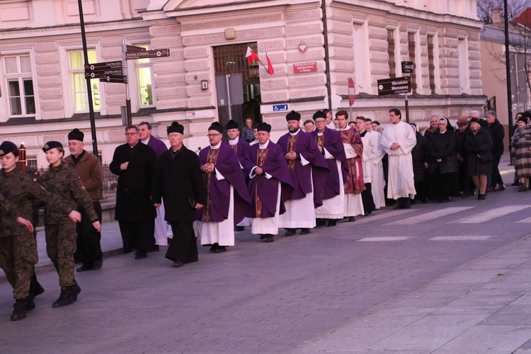 Płock. Popielec w katedrze