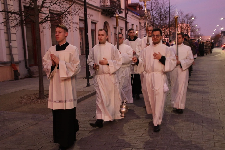Płock. Popielec w katedrze