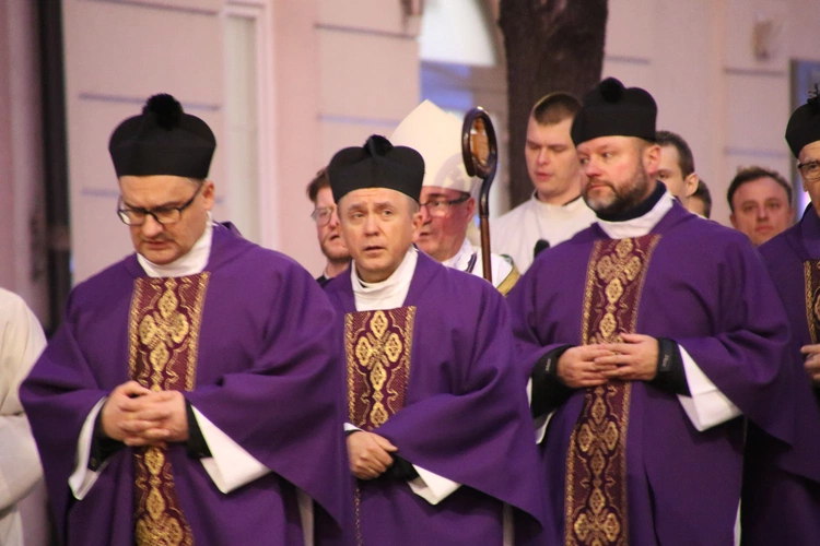 Płock. Popielec w katedrze