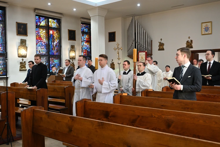 Liturgia w gdańskim seminarium z kardynałem Tagle