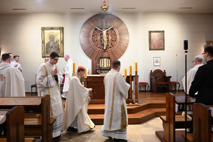 Liturgia w gdańskim seminarium z kardynałem Tagle