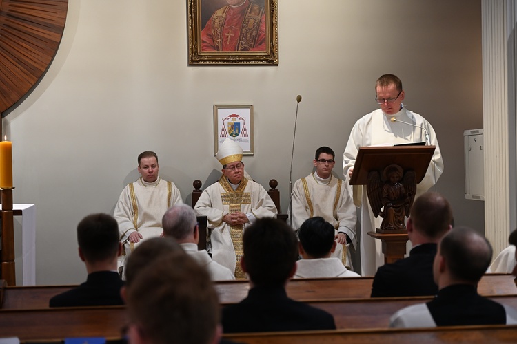 Liturgia w gdańskim seminarium z kardynałem Tagle