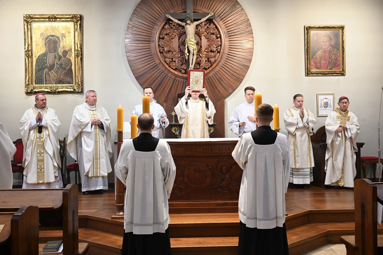 Liturgia w gdańskim seminarium z kardynałem Tagle