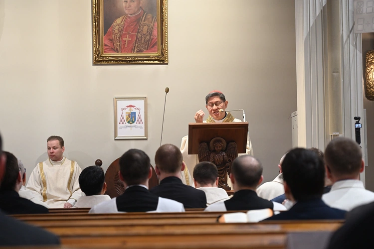 Liturgia w gdańskim seminarium z kardynałem Tagle