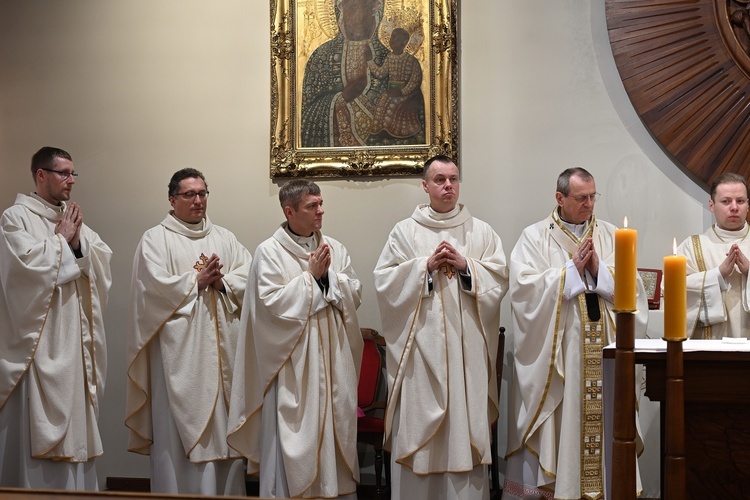 Liturgia w gdańskim seminarium z kardynałem Tagle