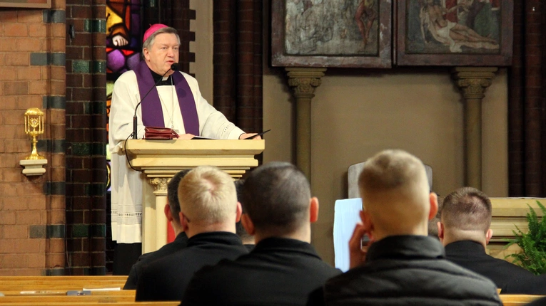 Abp Kupny z apelem do dolnośląskich kleryków