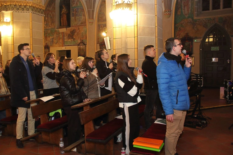 Wielkopostne Czuwanie Młodych w Białogardzie