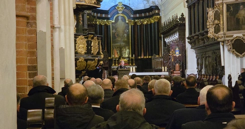 Iść razem jedną drogą