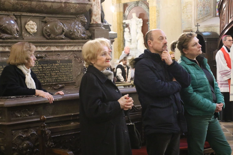 Płock. Droga Krzyżowa w intencji skrzywdzonych