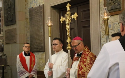 Płock. Droga Krzyżowa w intencji skrzywdzonych