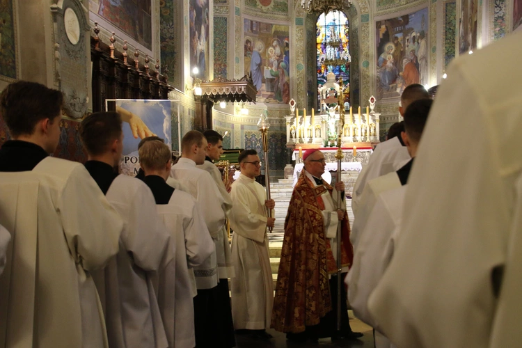 Płock. Droga Krzyżowa w intencji skrzywdzonych