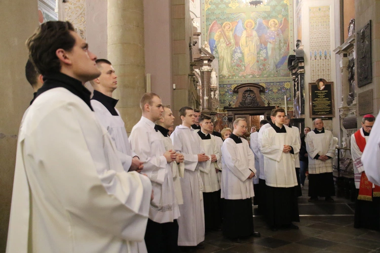 Płock. Droga Krzyżowa w intencji skrzywdzonych