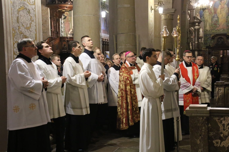 Płock. Droga Krzyżowa w intencji skrzywdzonych