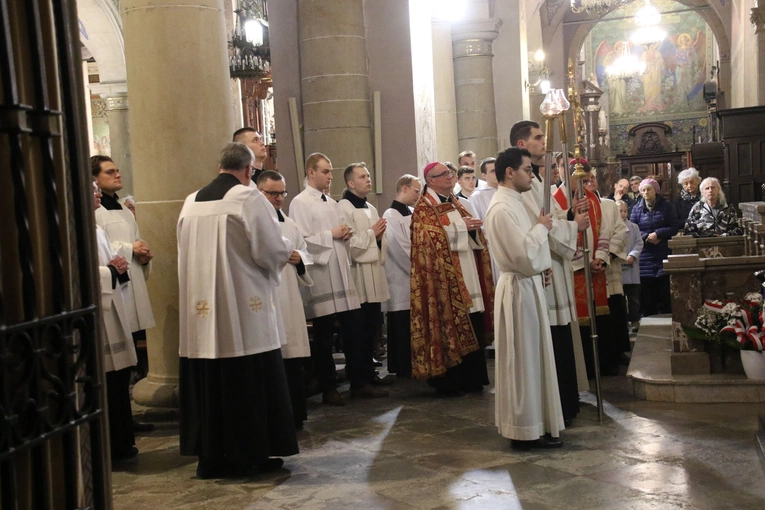 Płock. Droga Krzyżowa w intencji skrzywdzonych