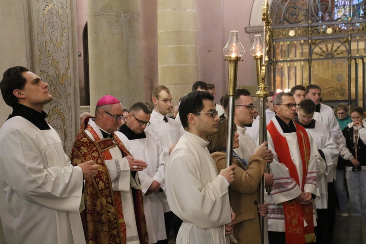 Płock. Droga Krzyżowa w intencji skrzywdzonych