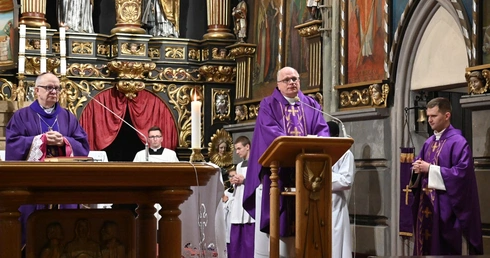 Dzień modlitwy i solidarności z osobami skrzywdzonymi wykorzystaniem seksualnym