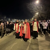 Za krzyżem po osiedlu
