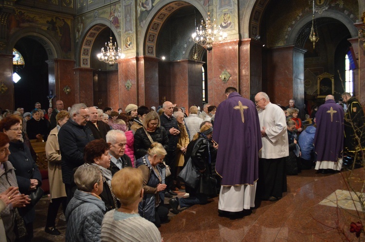 Rekolekcje Żywego Różańca - Msza św. w bazylice piekarskiej