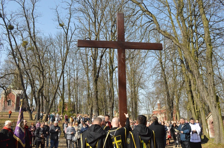 Rekolekcje Żywego Różańca - Droga Krzyżowa na wzgórzu kalwaryjskim