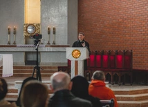 Kard. Tagle: Staliśmy się uczniami i misjonarzami w chwili chrztu