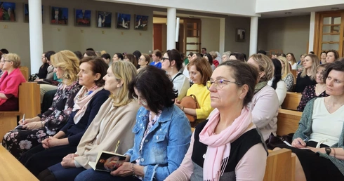 Modlitwy, refleksje i integracja w kobiecym gronie
