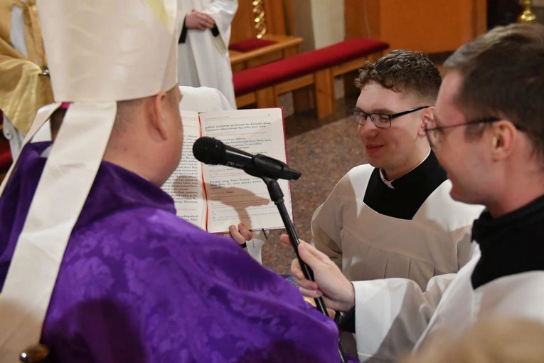 Posługa lektoratu i akolitatu