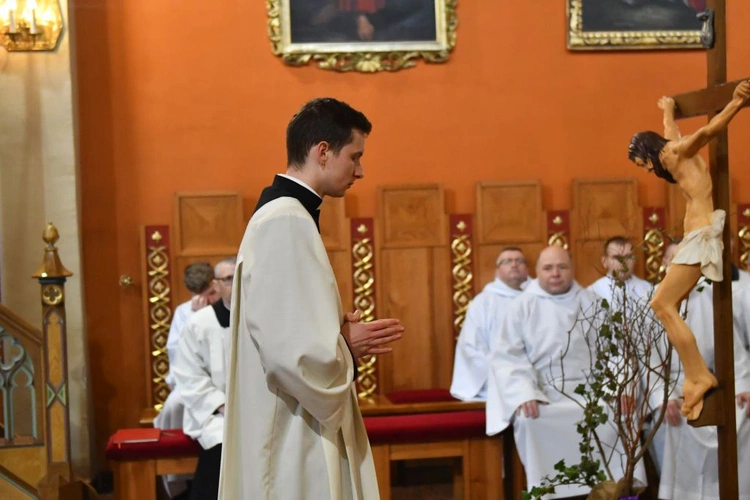 Posługa lektoratu i akolitatu