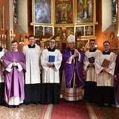 Posługi w drodze do święceń kapłańskich