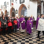 Liturgia wolontariuszy z kard. Taglem