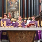 Liturgia wolontariuszy z kard. Taglem