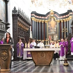 Liturgia wolontariuszy z kard. Taglem