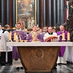 Liturgia wolontariuszy z kard. Taglem