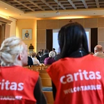 Radość i wyzwania - wolontariusze spotkali się z kard. Taglem