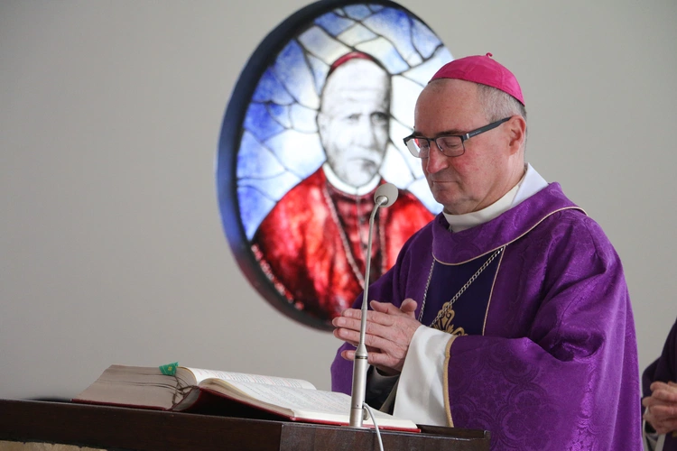 Popowo-Letnisko. Rekolekcje dla nadzwyczajnych szafarzy Komunii św.