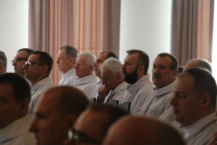 Popowo-Letnisko. Rekolekcje dla nadzwyczajnych szafarzy Komunii św.