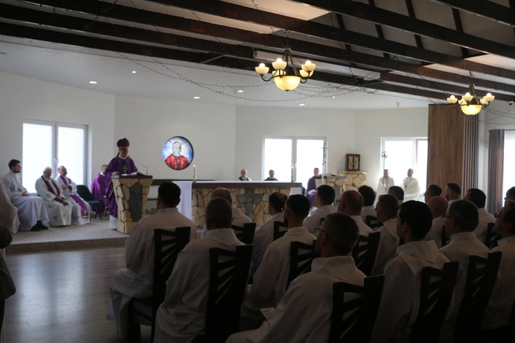 Popowo-Letnisko. Rekolekcje dla nadzwyczajnych szafarzy Komunii św.