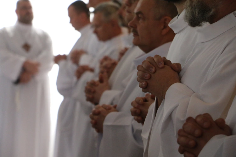 Popowo-Letnisko. Rekolekcje dla nadzwyczajnych szafarzy Komunii św.